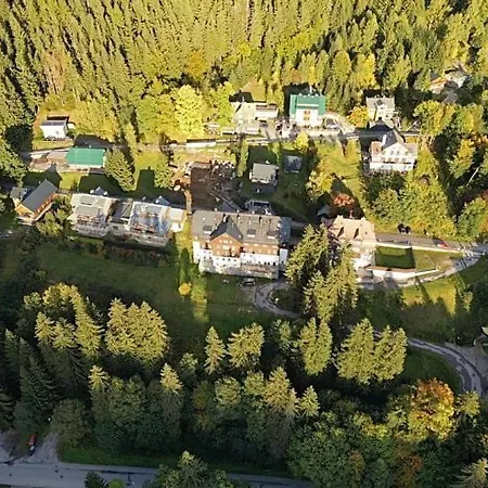 아파트 Apartma 51 *